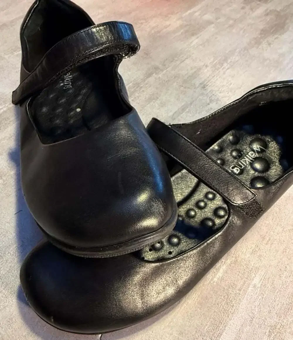 Walking Cradles Joy Black Leather Mary Jane Flats Size 9W